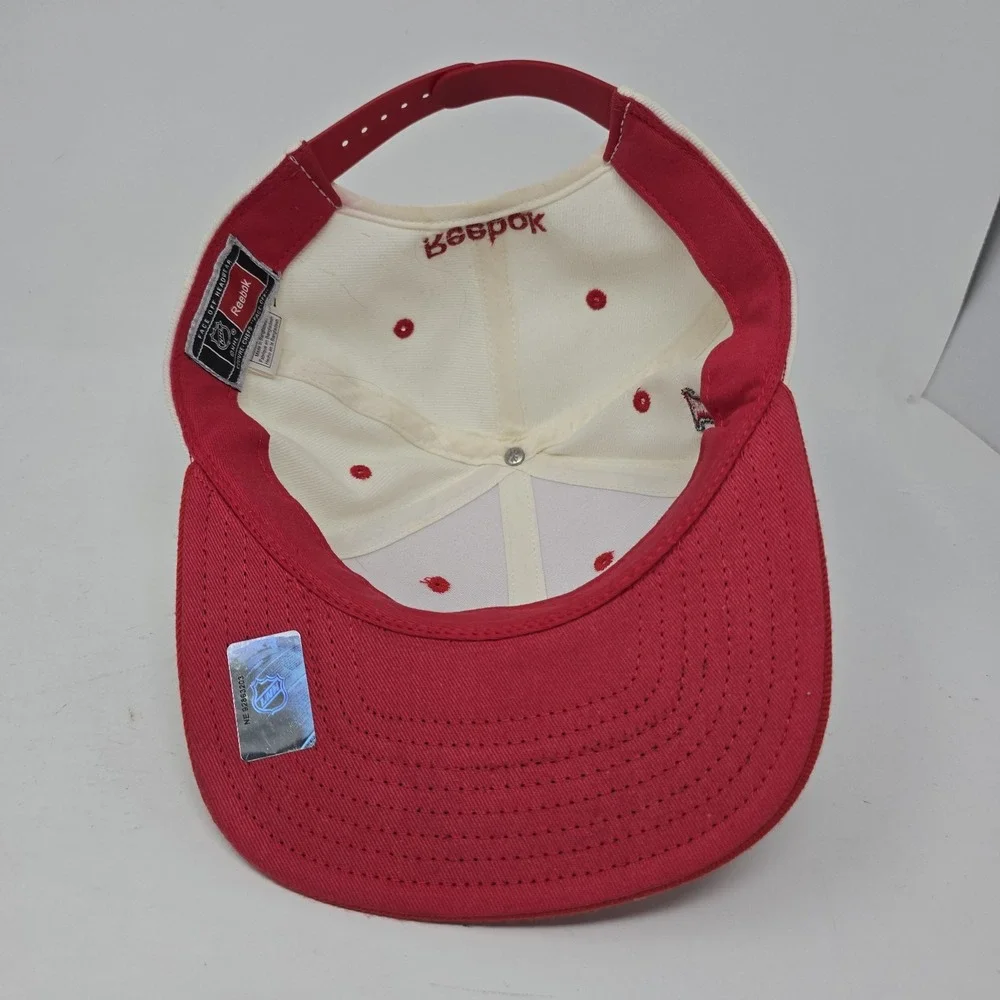 Washington Capitals Reebok NHL Spell Out Logo Hat Red Cream‎ Snapback